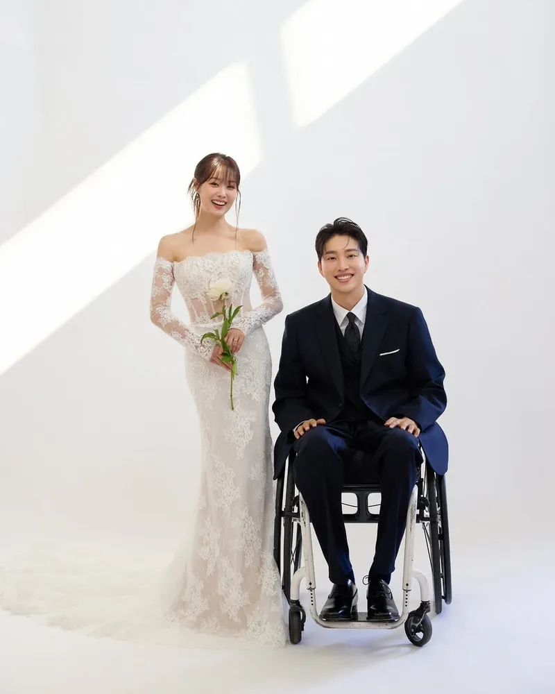 박위, 송지은
